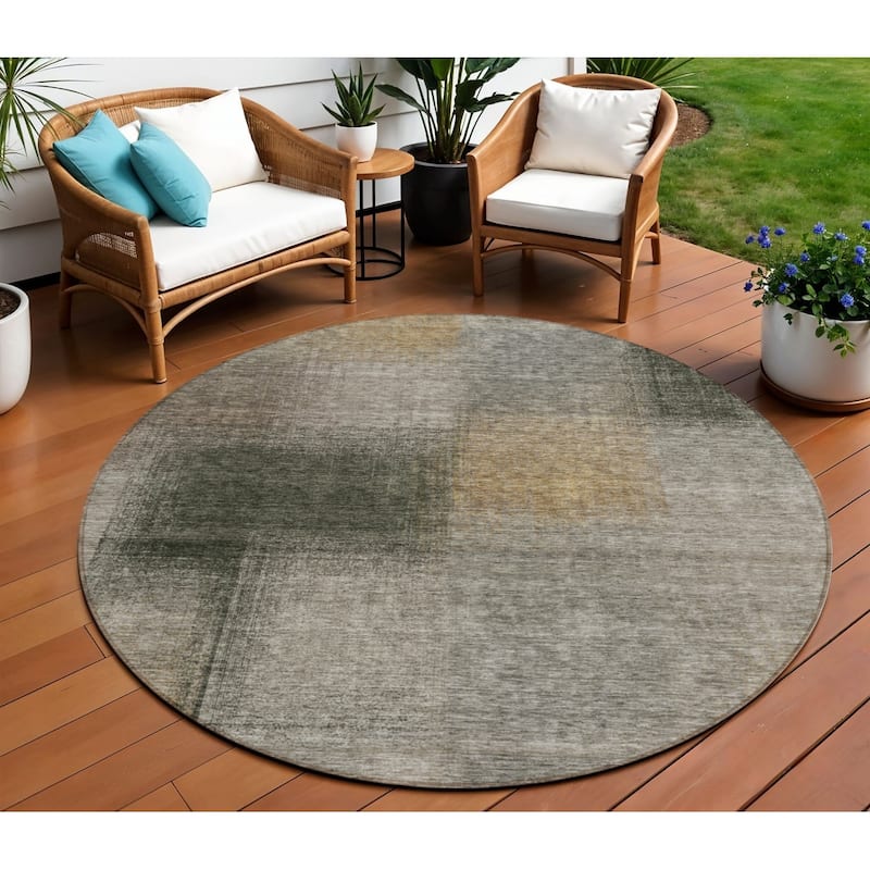HomeRoots Abstract Transitional Rectangle Outdoor Rug - 8' Round