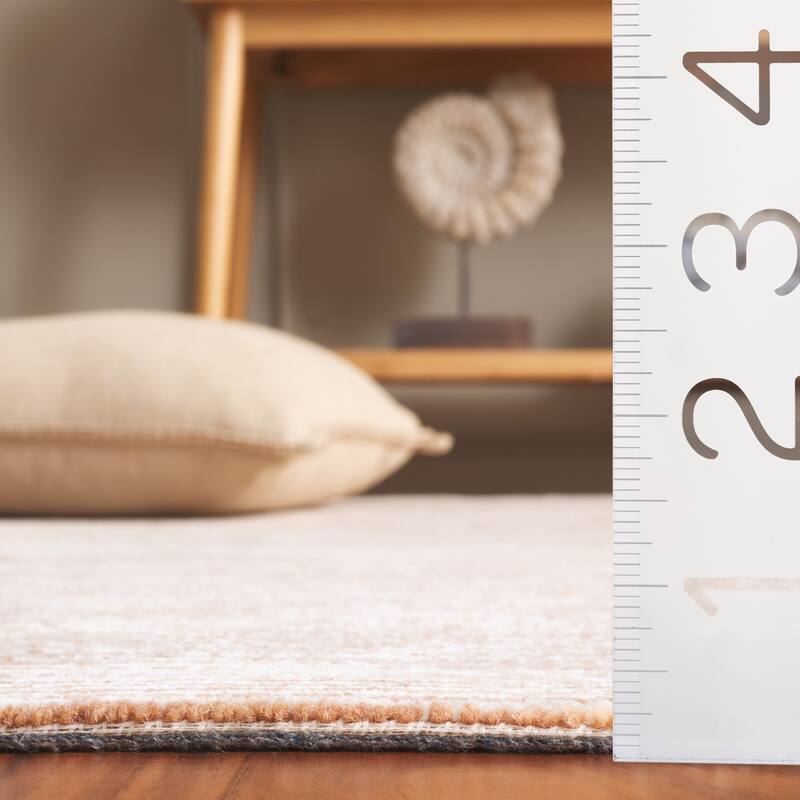 SAFAVIEH Handmade Soho Gorana Wool & Viscose Rug
