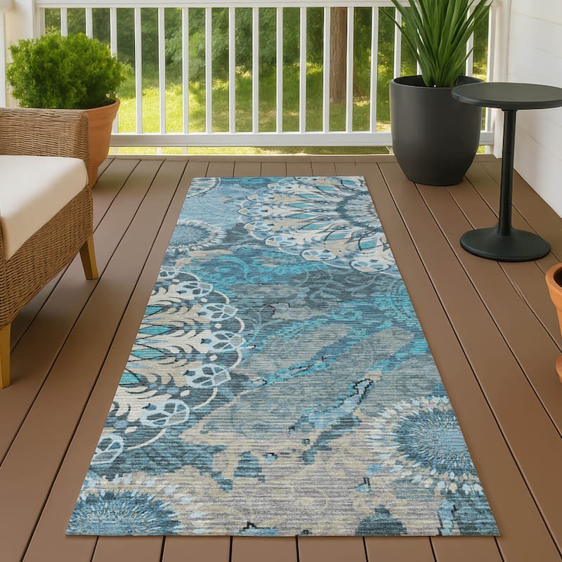 Machine Washable Indoor/ Outdoor Traditional Pinwheel Chantille Rug - Teal - 2'3" x 7'6"