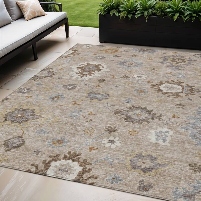HomeRoots Floral Traditional Rectangle Outdoor Rug - 5' X 8'