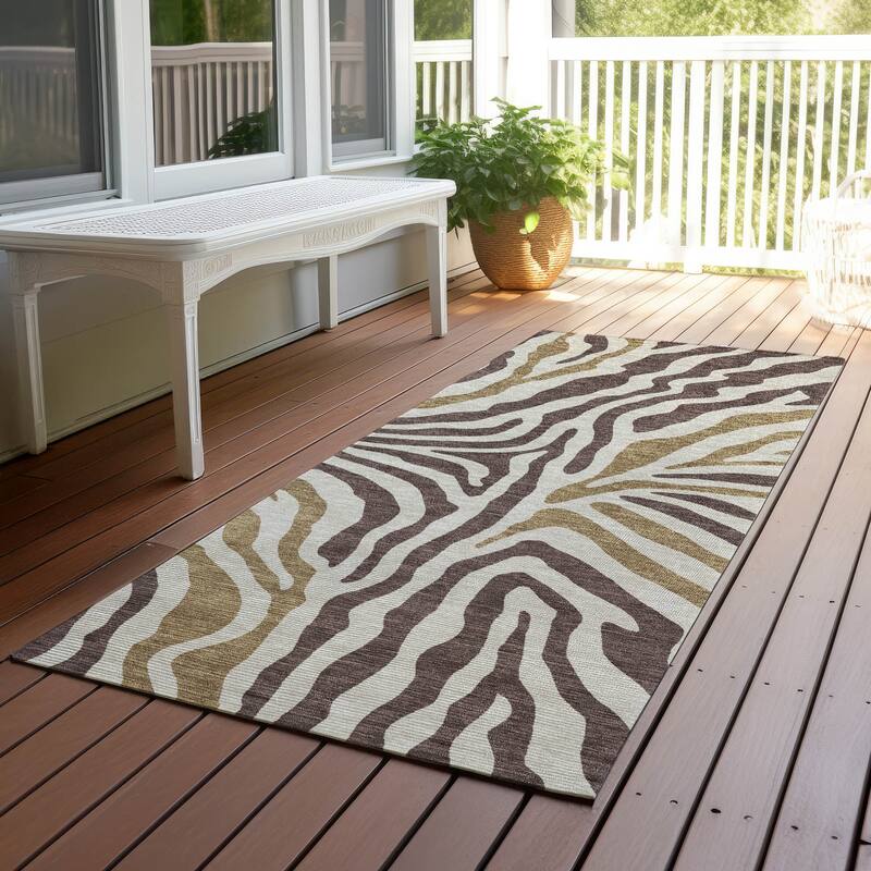 Machine Washable Indoor/ Outdoor Modern Prints Chantille Rug - Brown - 2'3" x 7'6"