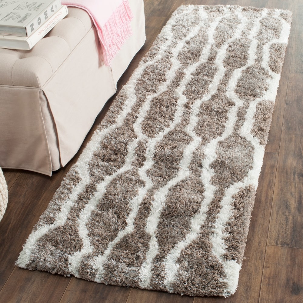 SAFAVIEH Handmade Barcelona Shag Kleo Polyester Rug