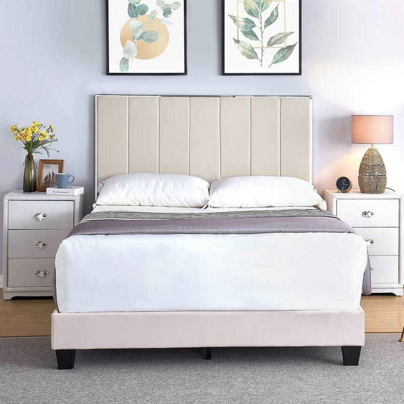 Mallory Upholstered Platform Bed by US PRIDE FURNITURE