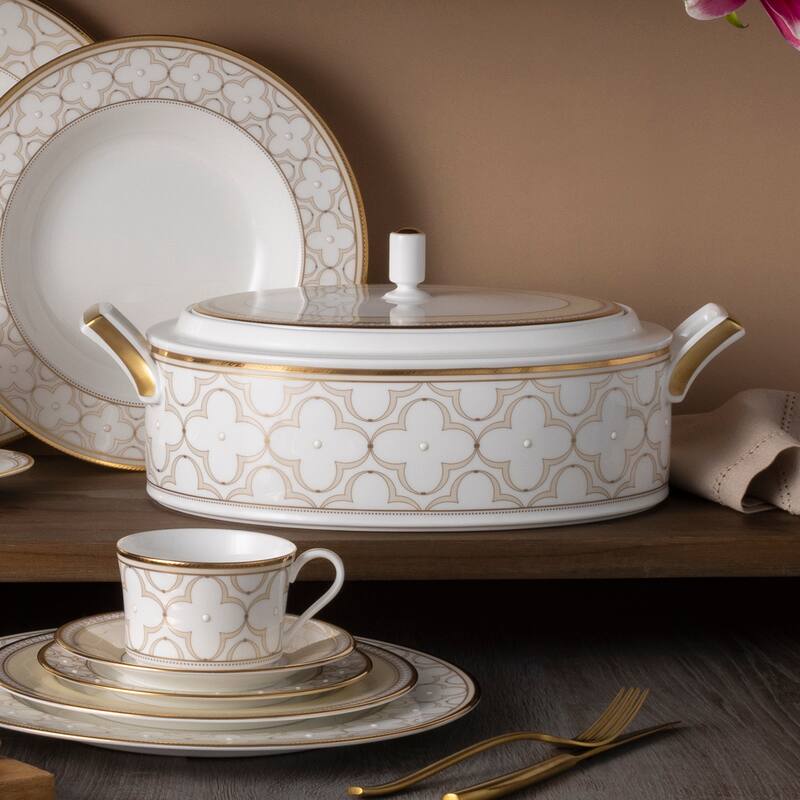Noritake Trefolio Gold Covered Vegetable Bowl, 67 oz.