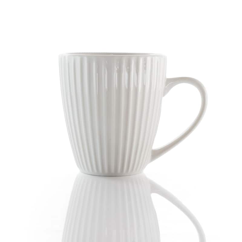 Dinnerware 18 Piece Set with 2 Large Serving Bowls in Porcelain