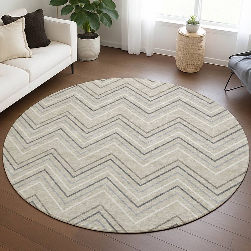 Machine Washable Indoor/ Outdoor Modern Chevron Chantille Rug