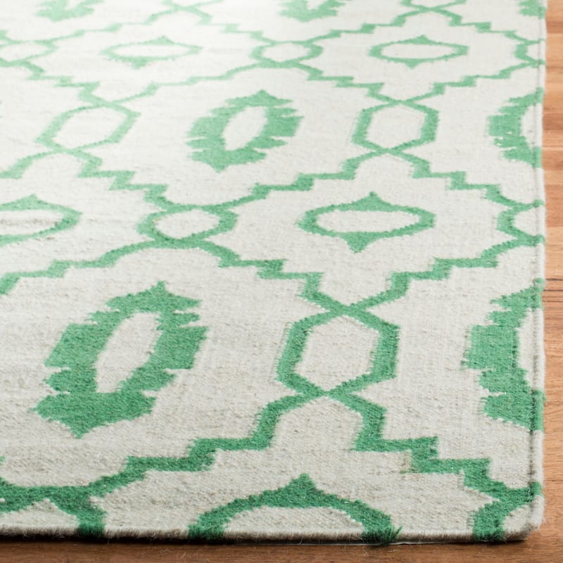 SAFAVIEH Handmade Flatweave Dhurries Massoumeh Modern Wool Rug