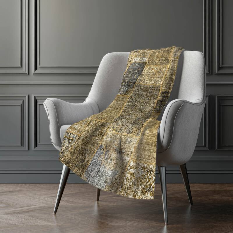 Premium Machine Washable Traditional Patchwork Sherpa Throw Blanket