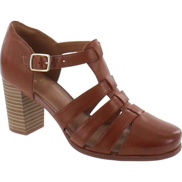 clarks t strap sandals