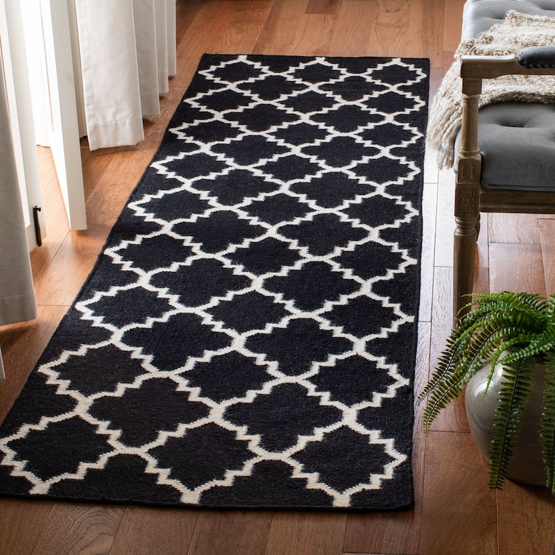 SAFAVIEH Handmade Flatweave Dhurries Taalke Modern Wool Rug - 2'6" x 12' Runner - Black/Ivory