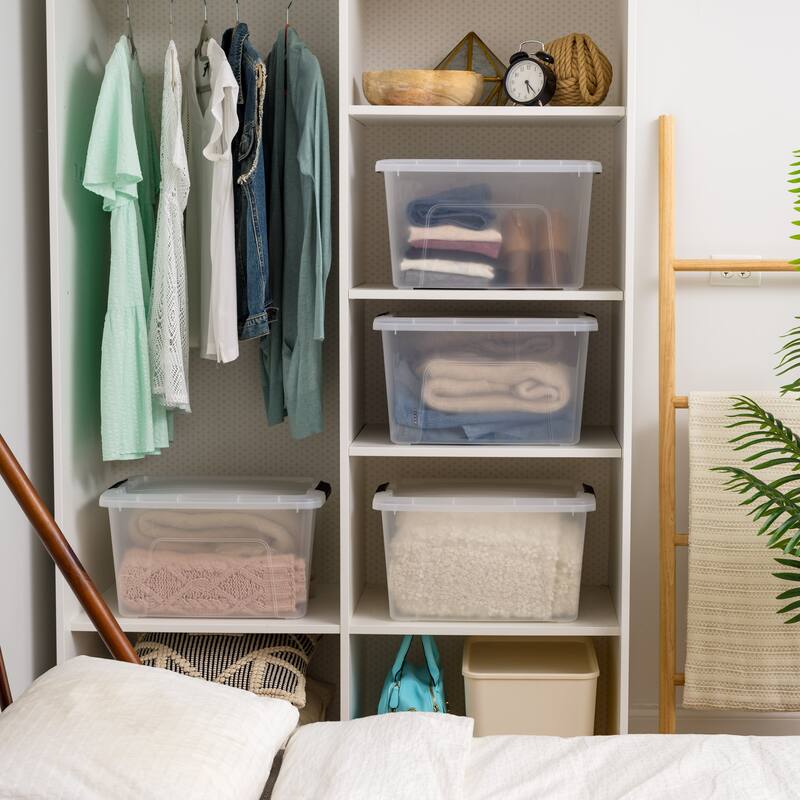 IRIS USA® Buckled Clear Box 32 Qt Buckle Lid - Clear - Set of 4