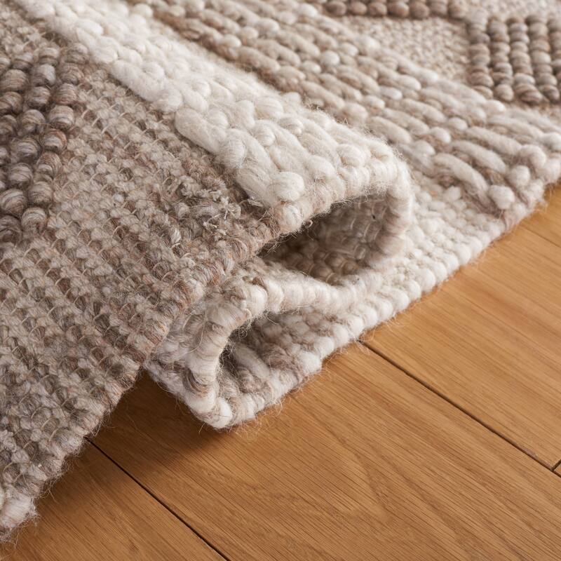 SAFAVIEH Handmade Natura Annalisa Wool Rug