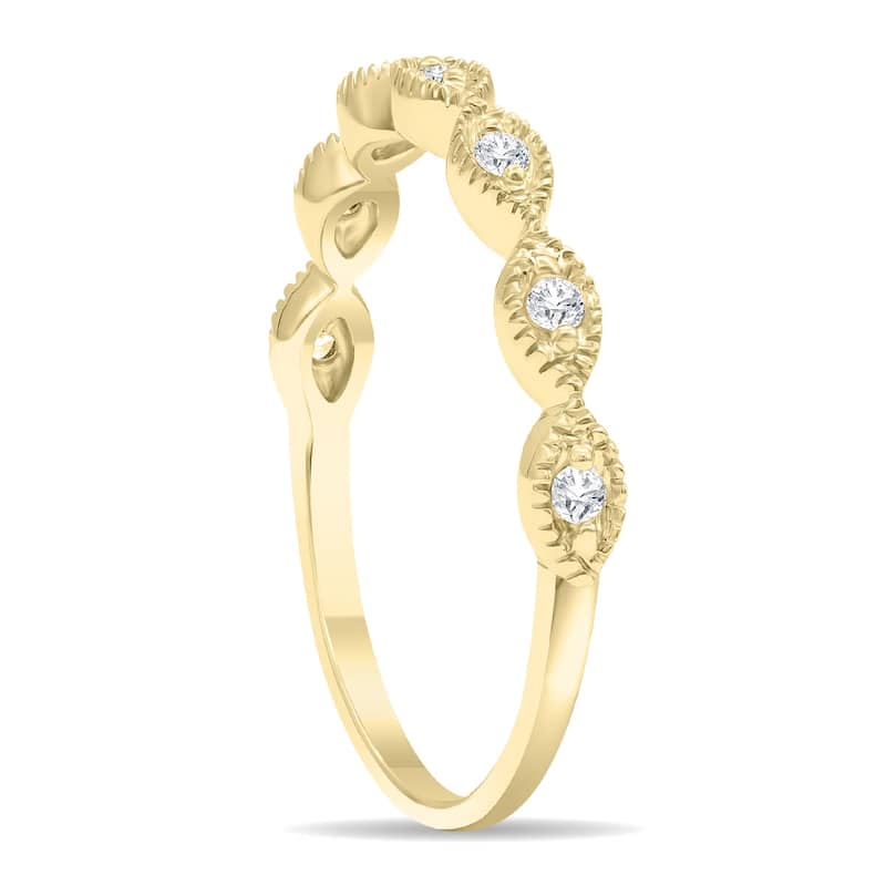 Women's 1/10 Carat TW Diamond Wedding Band in 10K Yellow Gold