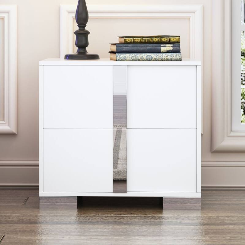 Elegant Nightstand with Metal Handle,Mirrored Bedside Table with 2 Drawers
