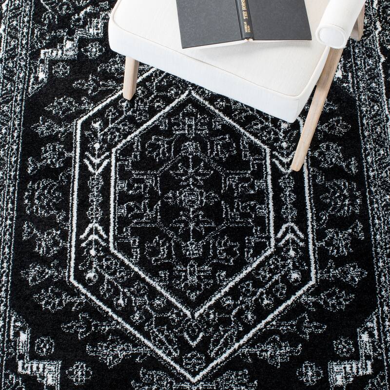 SAFAVIEH Adirondack Cheyenne Rustic Oriental Medallion Rug
