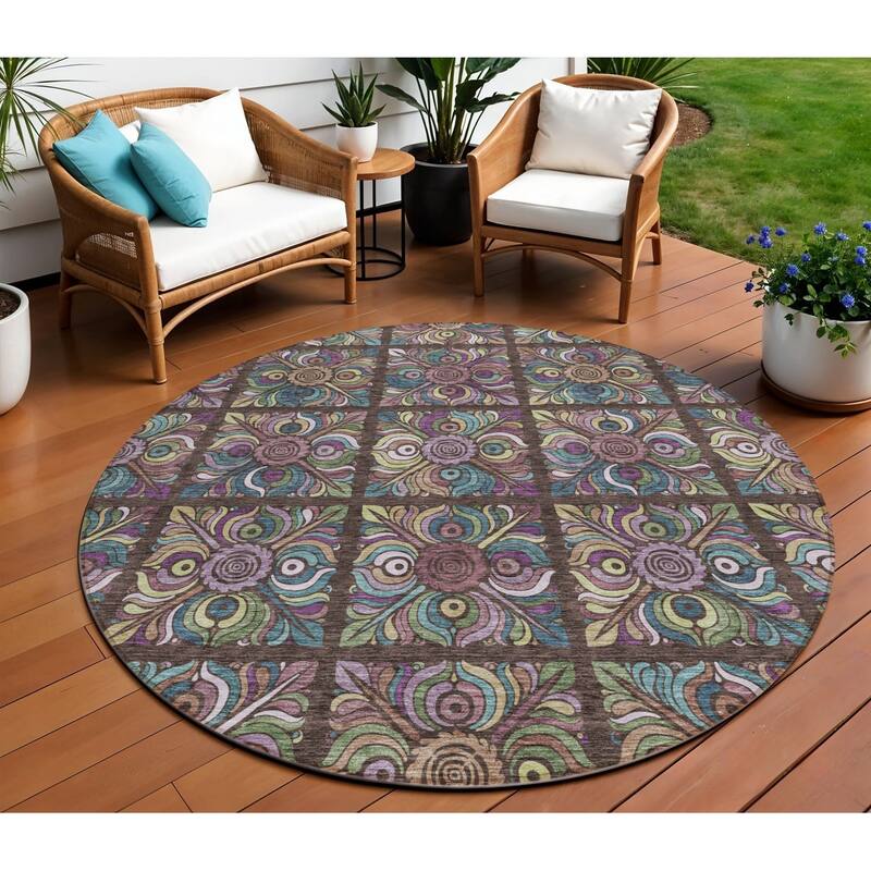 HomeRoots Medallion Transitional Rectangle Outdoor Rug - 8' Round