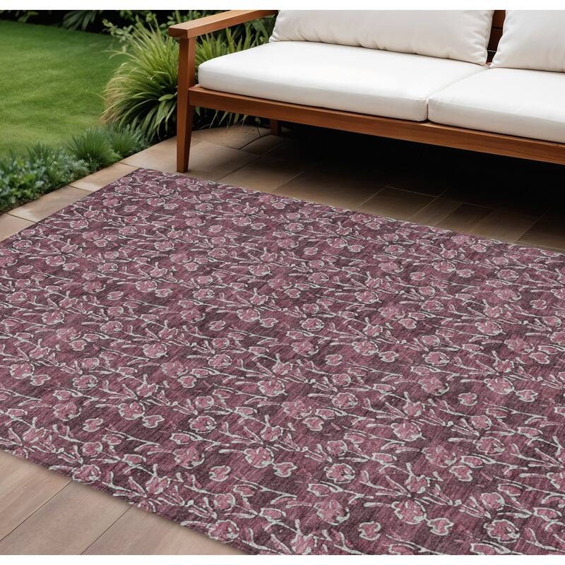 HomeRoots Floral Transitional Rectangle Outdoor Rug - 10' X 14'
