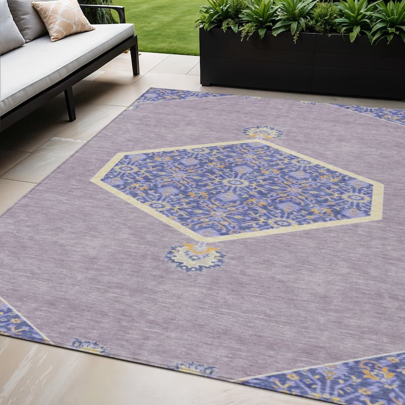 HomeRoots Oriental Traditional Rectangle Outdoor Rug - 5' X 8'