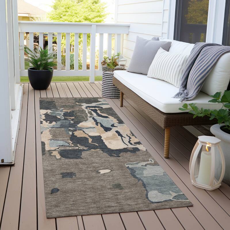 Machine Washable Indoor/ Outdoor Abstract Glam Chantille Rug