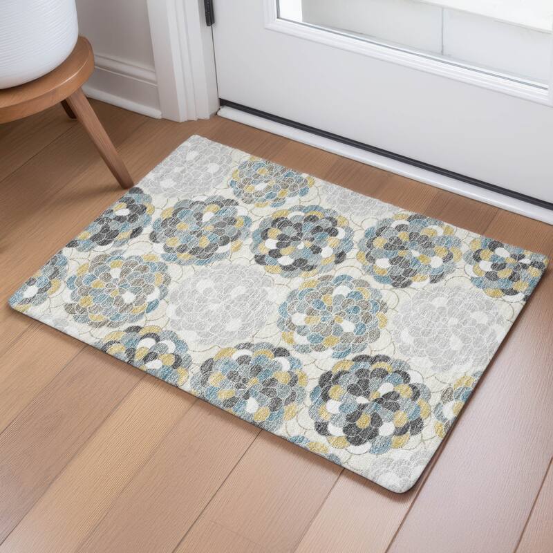 Machine Washable Indoor/ Outdoor Mosaic Cluster Chantille Rug