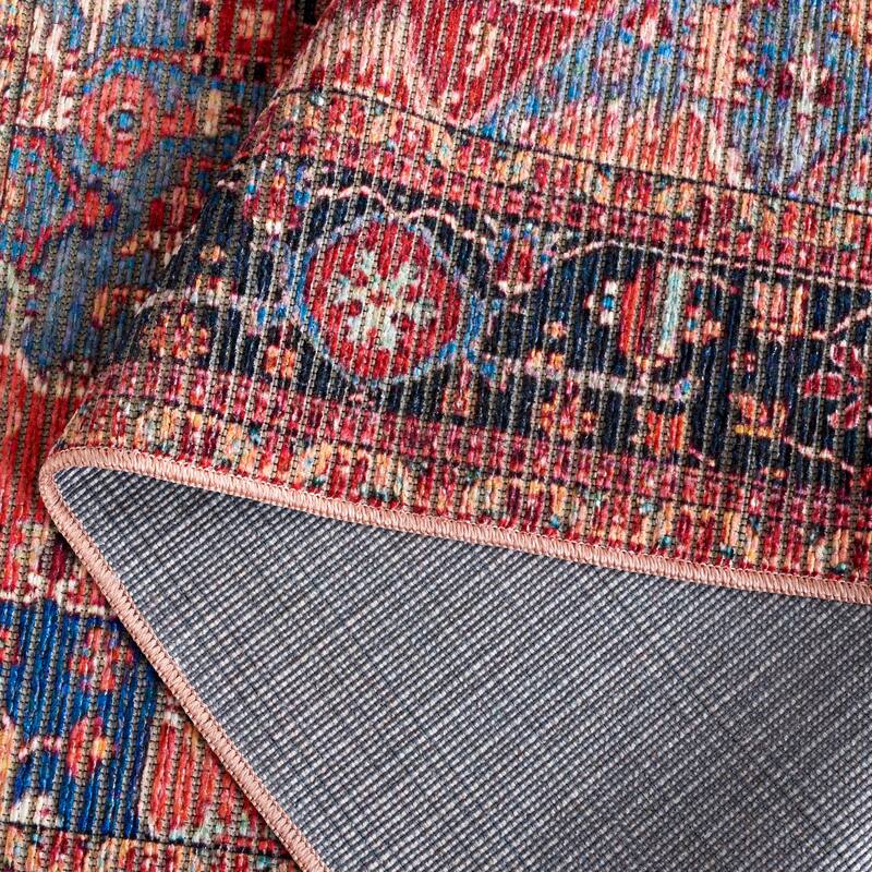 SAFAVIEH Serapi Machine Washable Slip Resistant Martina Rug