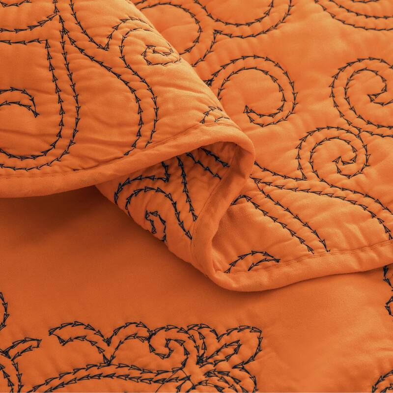 Serenta Damask Oversized 4-piece Bedspread Set