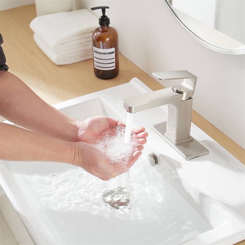 Single Handle Bathroom Faucet with Pop-up Drain 1 Hole Brass Modern Bathroom Sink Basin Vanity Faucets