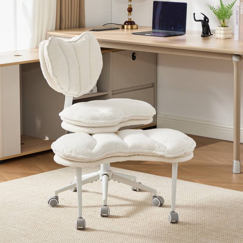 Roomfitters Sherpa Office Chair with Heart Shaped Back and Adjustable Height, Cute Aesthetic Swivel Desk Chair, Ivory