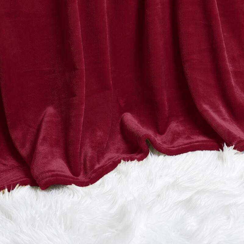 Christmas Solid Flannel Fleece Throw Blanket