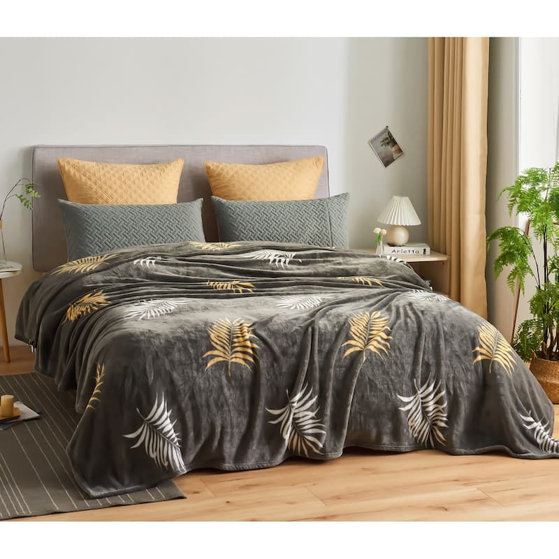 Super Soft Printed Fleece Blanket - Queen - Gold Leaves