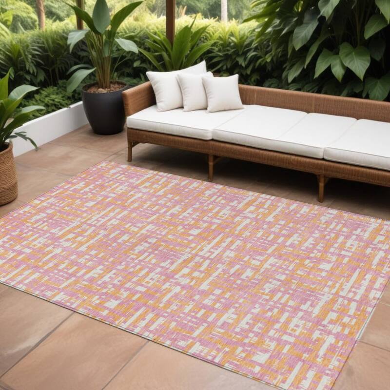 HomeRoots Abstract Transitional Rectangle Outdoor Rug - 10' X 14'