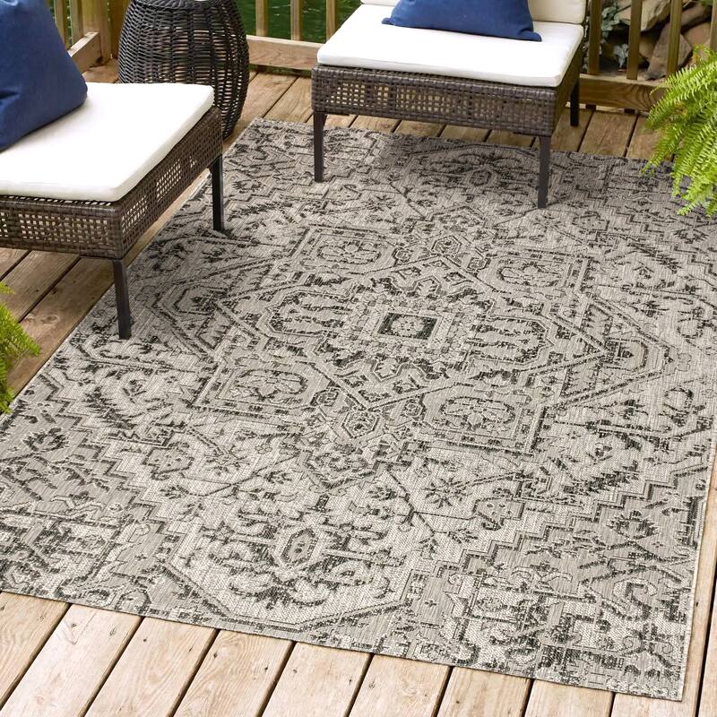 JONATHAN Y Charleston Medallion Indoor/Outdoor Area Rug - 10' x 14' - Black/Gray