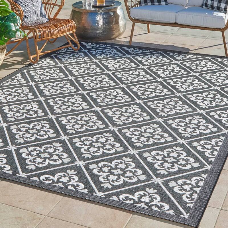 Gertmenian Solterra Bohemian Moroccan Global Weather Resistant Polypropylene Flatweave Indoor/ Outdoor Area Rug Collection