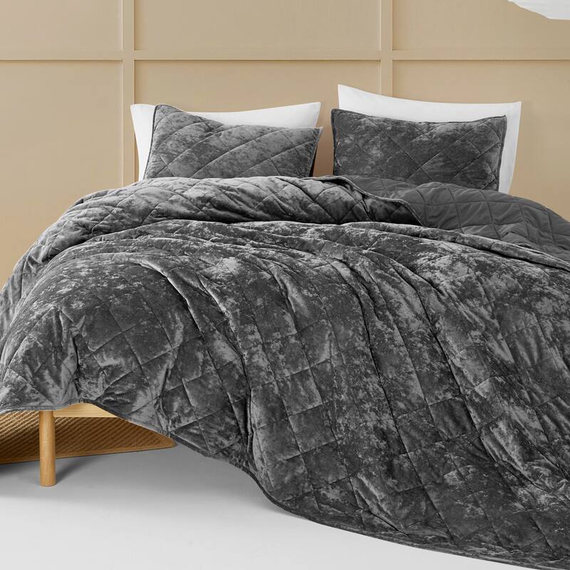 Beaute Living Diamond Velvet 3 Piece Quilt Set