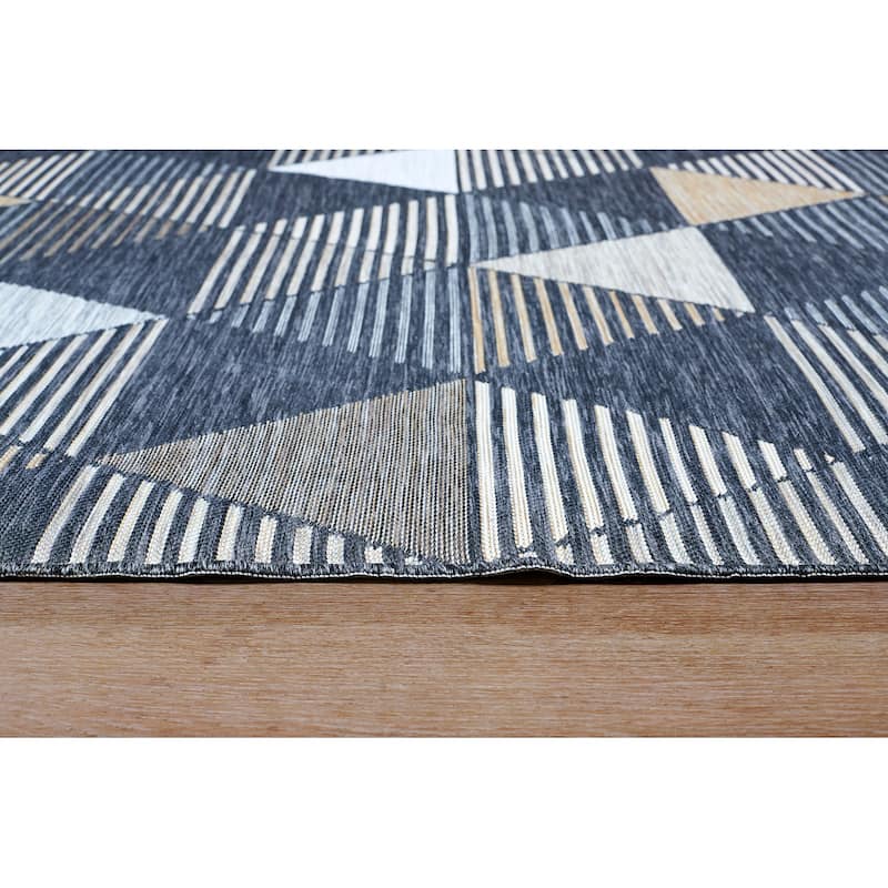 Terra by Obeetee Plaza Triangles Rug