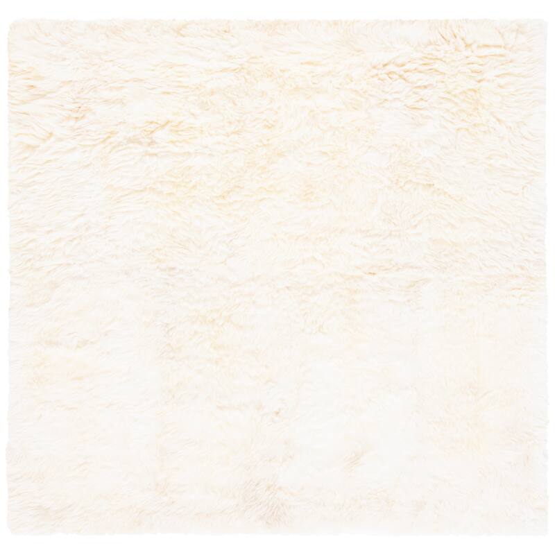 SAFAVIEH Handmade Sheepskin Aybek Genuine Pelt Rug - 6'  x  6' - Natural/White - Hide-Shaped