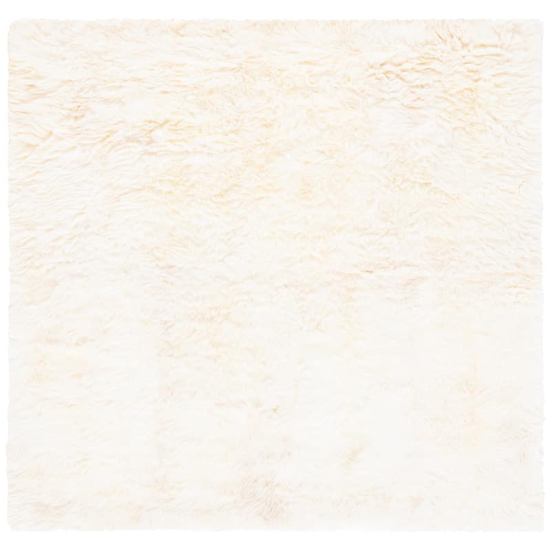 SAFAVIEH Handmade Sheepskin Aybek Genuine Pelt Rug - 5' x 5' Square - Natural/White