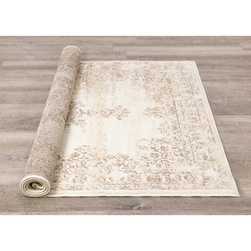 Florence Collection - Beige/Cream Distressed Traditional Rug - 4'7" x 6'7"