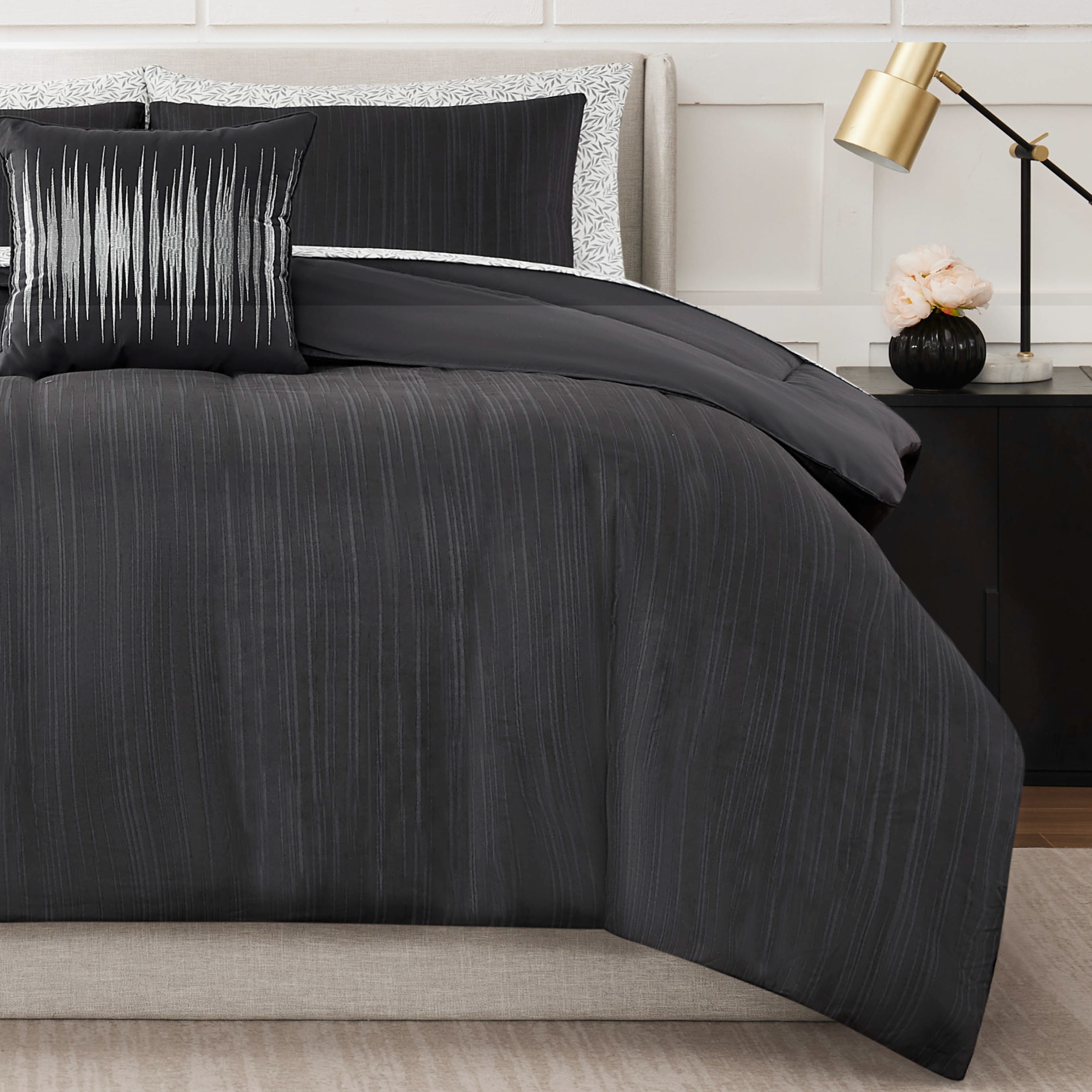 Nine West Lena Comforter Set 8-Piece Bed in a Bag