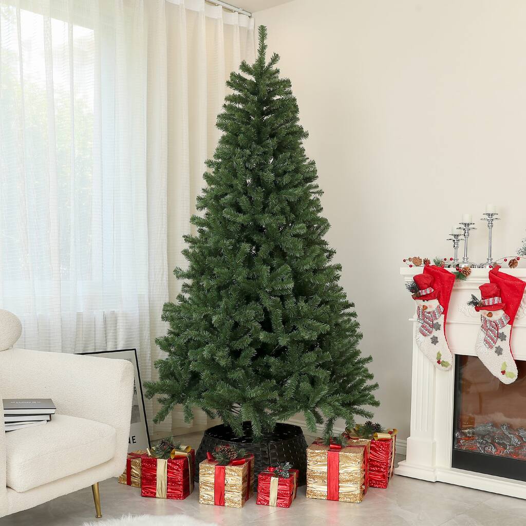 GDFStudio - Taylor Essential Guide to a Beautifully Simple Holiday Tree Setup - Green