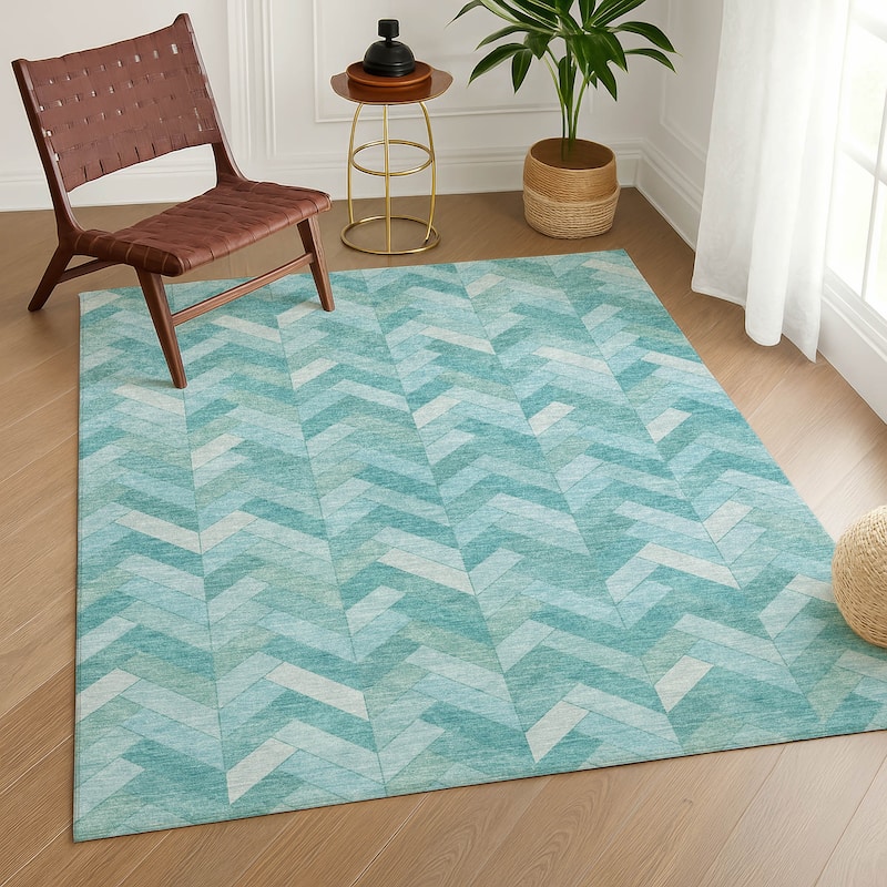 Machine Washable Indoor/ Outdoor Modern Chevron Chantille Rug