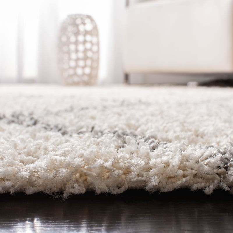 SAFAVIEH Dallas Shag Hacer Trellis 1.5-inch Thick Rug