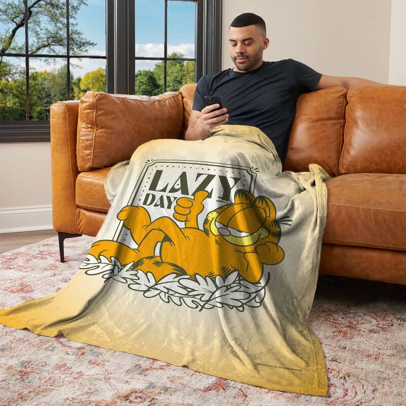 Nickelodeon Garfield Silk Touch Throw Blanket