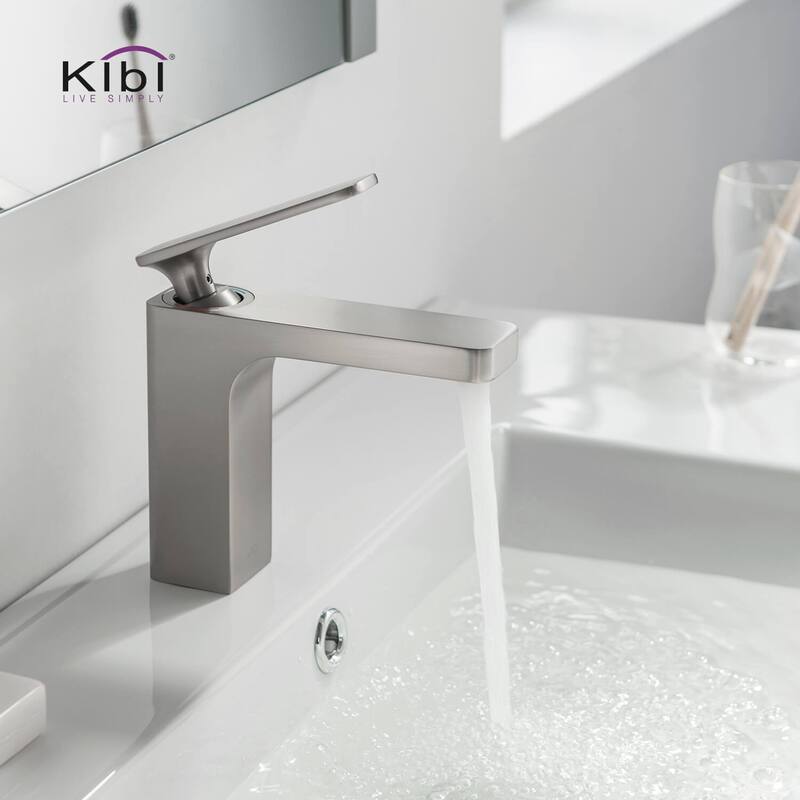 Lead Free Solid Brass Single Handle Bathroom Vanity Sink Faucet with Water Hose