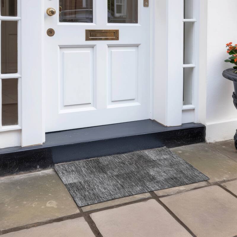 Machine Washable Indoor/ Outdoor Chantille Ombre Rug - Gray - 1'8" x 2'6"