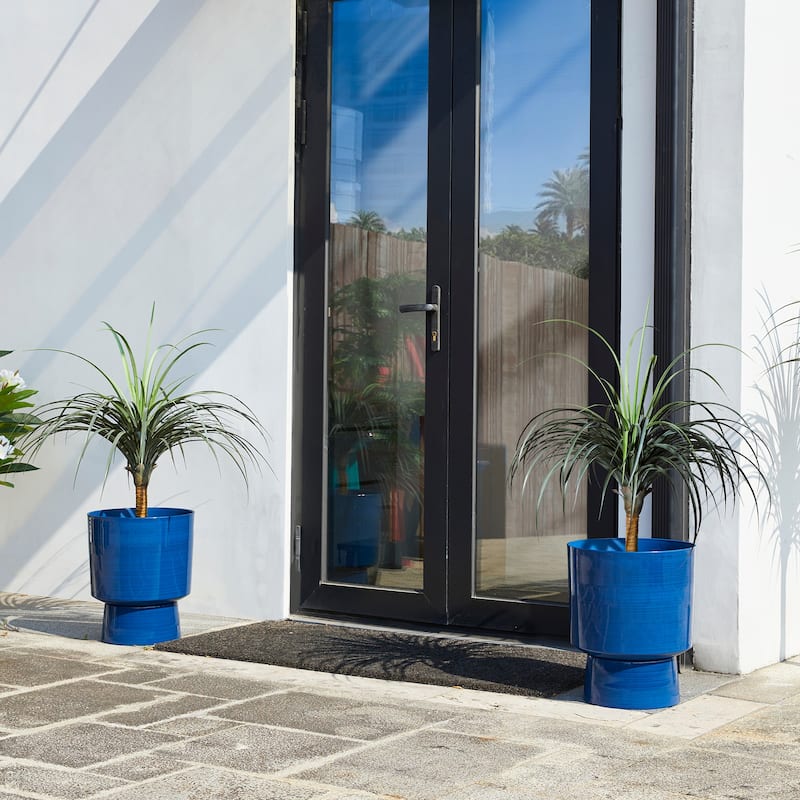 Glitzhome 16.75"H Set of 2 Cobalt Blue Faux Ceramic Urn Plastic Planter with Screw in Base