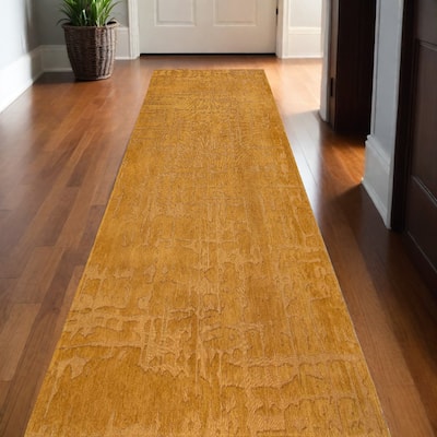 Hera Abstract Modern Non Skid Woven Area Rug By HomeRoots - 96' X '31' X '0.2