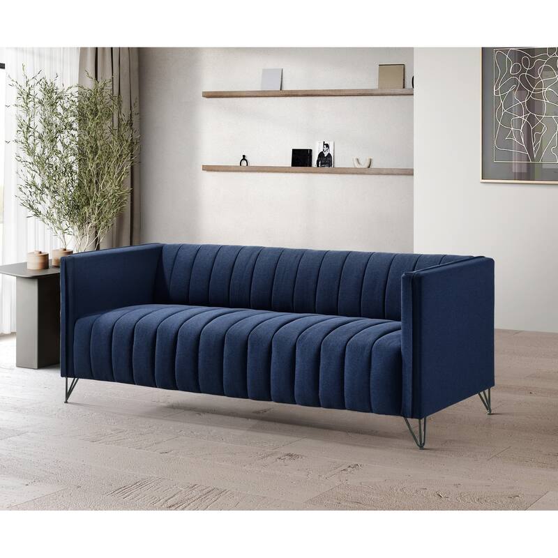 Clayfell Kurtis Square Arm Living Set