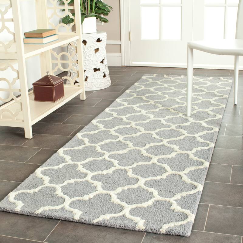SAFAVIEH Handmade Cambridge Touria Modern Moroccan Wool Rug - 2'6" x 10' Runner - Silver/Ivory