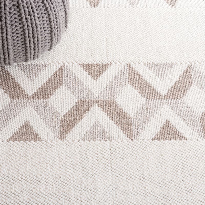 SAFAVIEH Lotus Luanne Rustic Rug - 5'3" x 7'6"